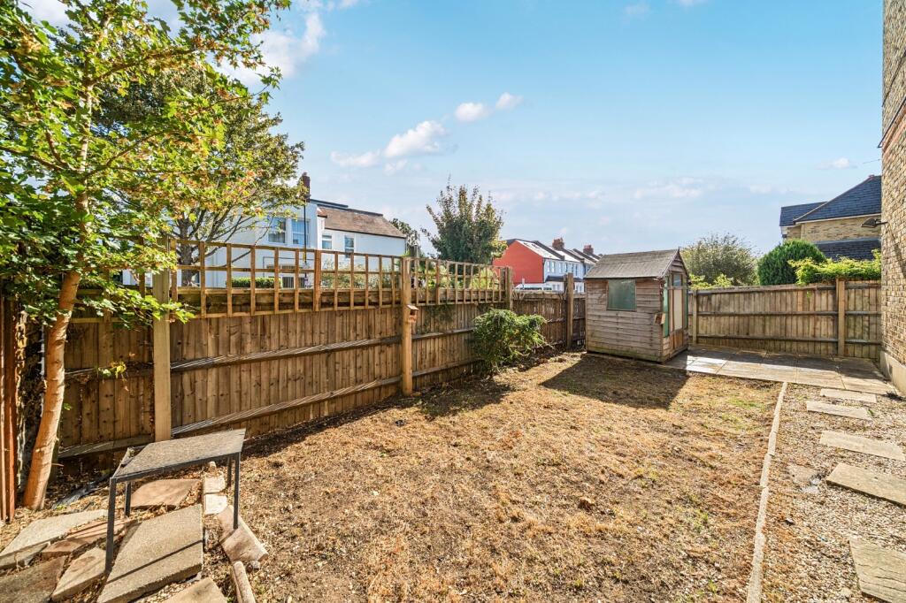 Apartment in London, Merton - View 2