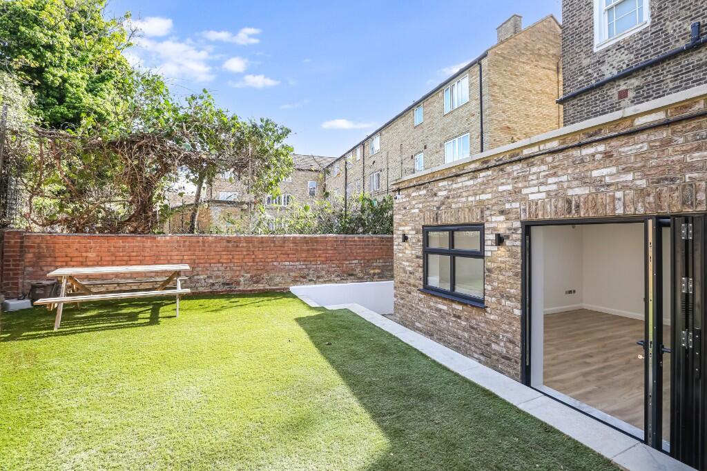3 bedroom ground floor flat for rent