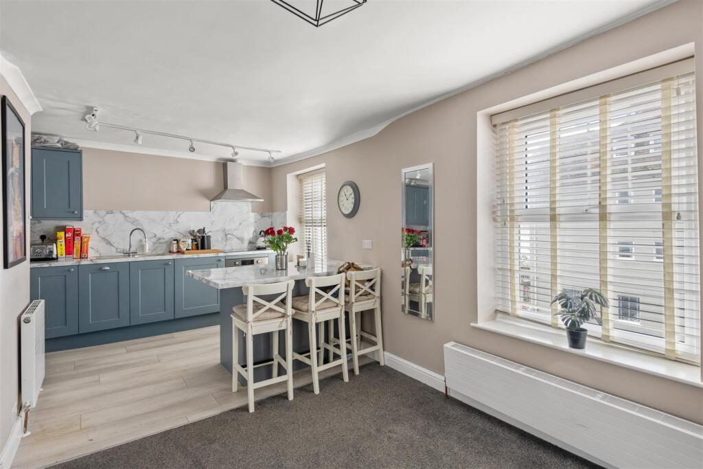 Apartment in Exeter - View 2