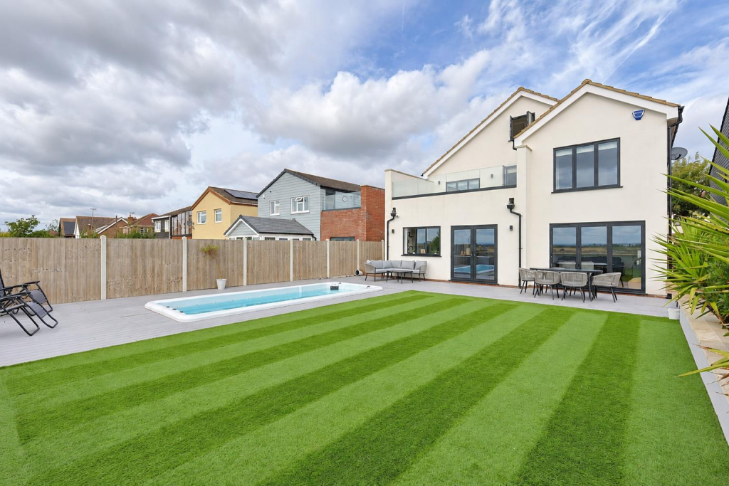 House in Southend-on-Sea - View 2