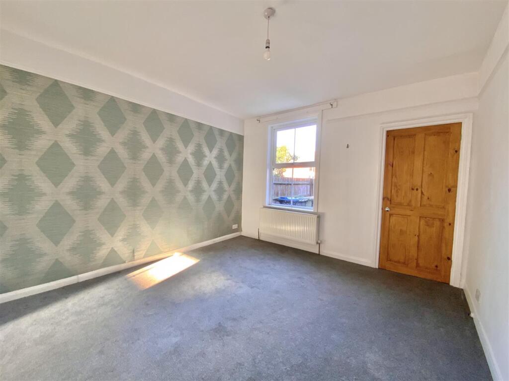 House in Milton Keynes, New Bradwell - View 4
