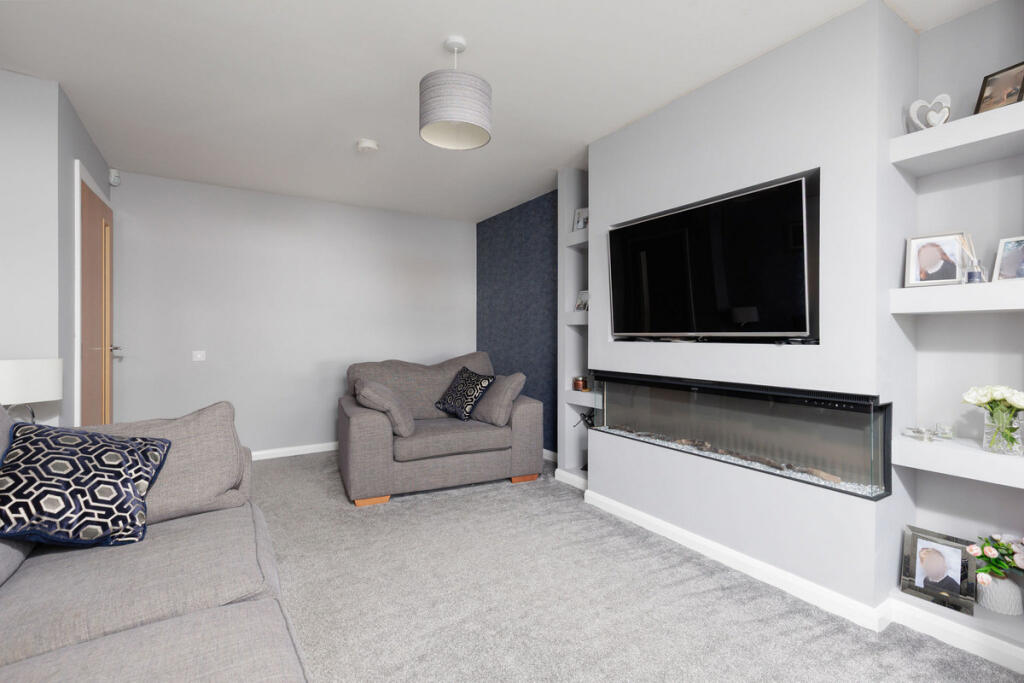 House in Kirkcaldy - More