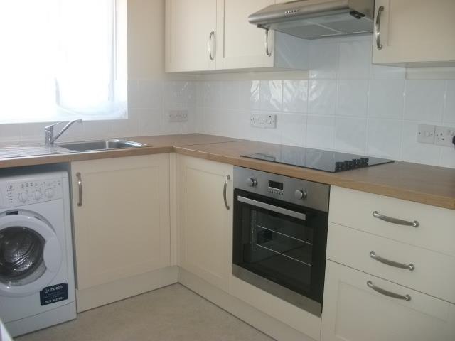 Apartment in Kingston upon Thames - View 2