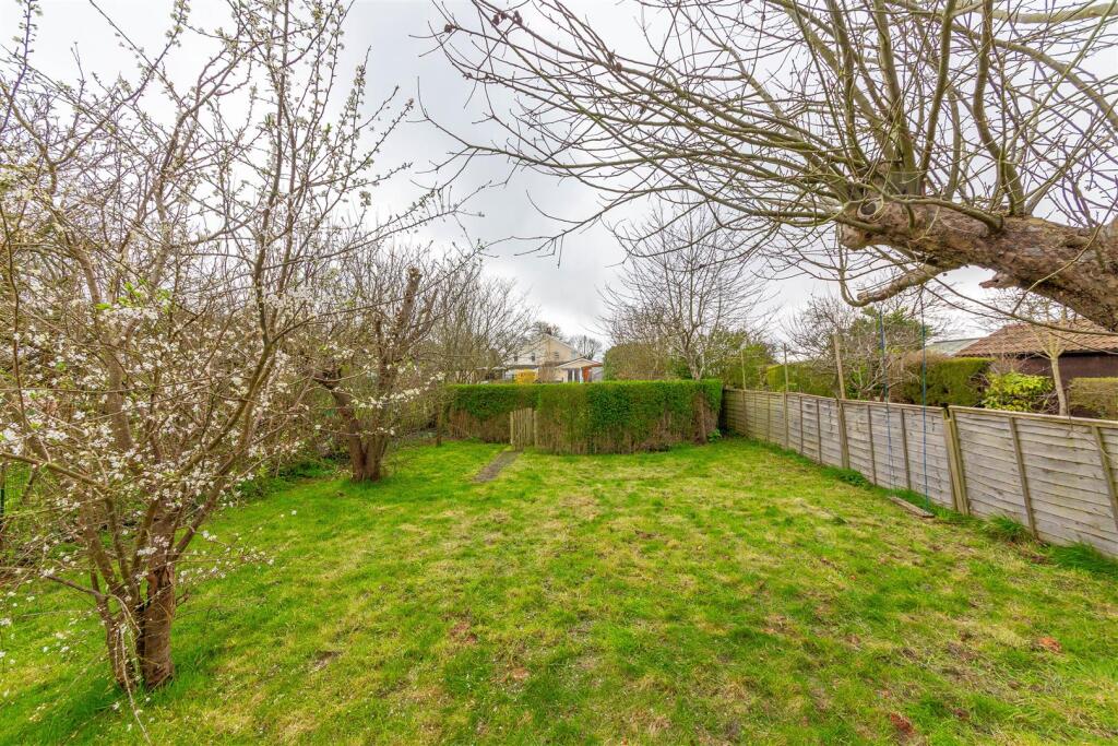 Marsh Common Road | Pilning photo 4