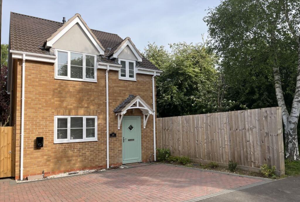 3-bed detached on Blue Cap Road, Stratford-Upon-Avon, £495,000