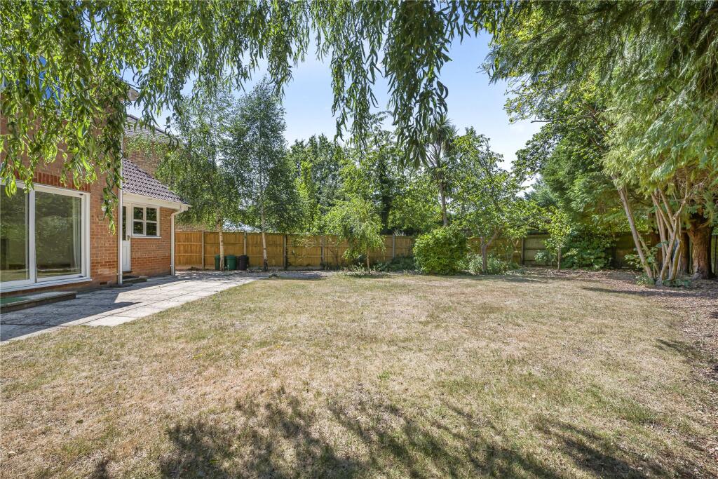 House in Woking, Knaphill - View 6