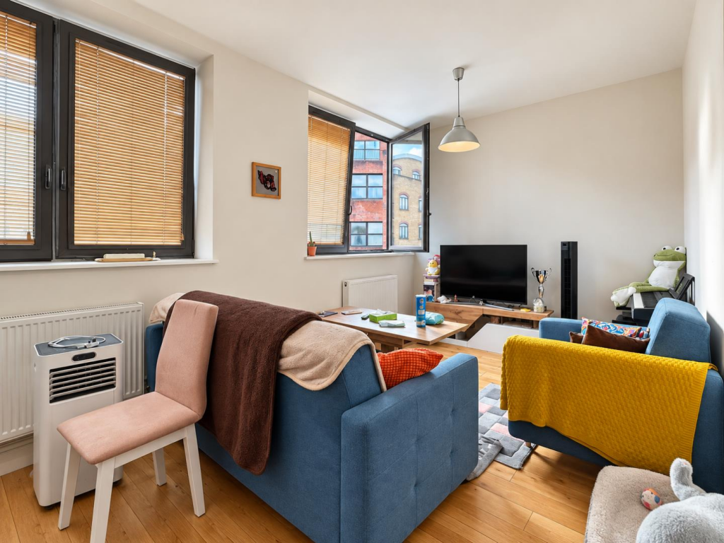 Apartment in Enfield - View 3