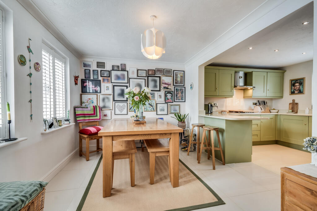 House in Chelmsford, Chelmer Village, Chelmer - More