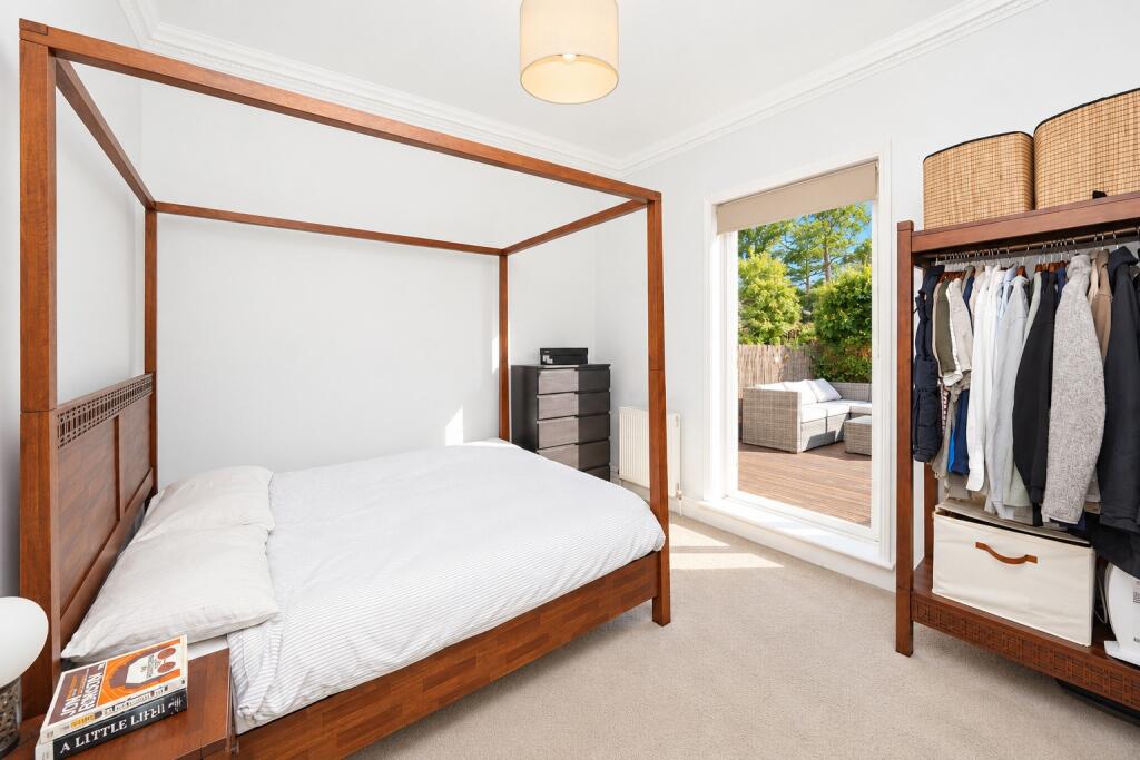 Apartment in London, Childs Hill, Golders Green - More