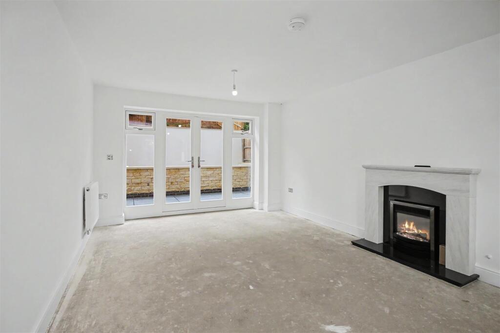 House in Wellingborough, Burrow's Bush - View 4