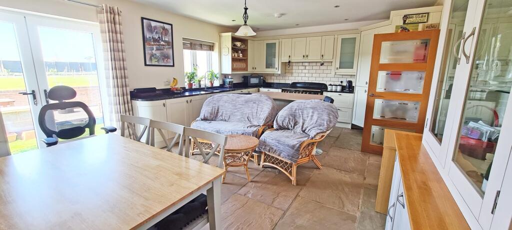Brickhouse Lane, Hambleton, FY6 photo 4