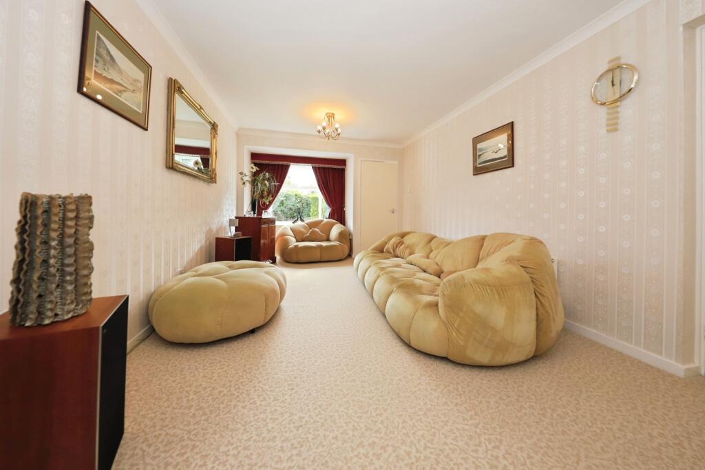 Gainsborough Drive, Perton Wolverhampton, Staffordshire, WV6 photo 4