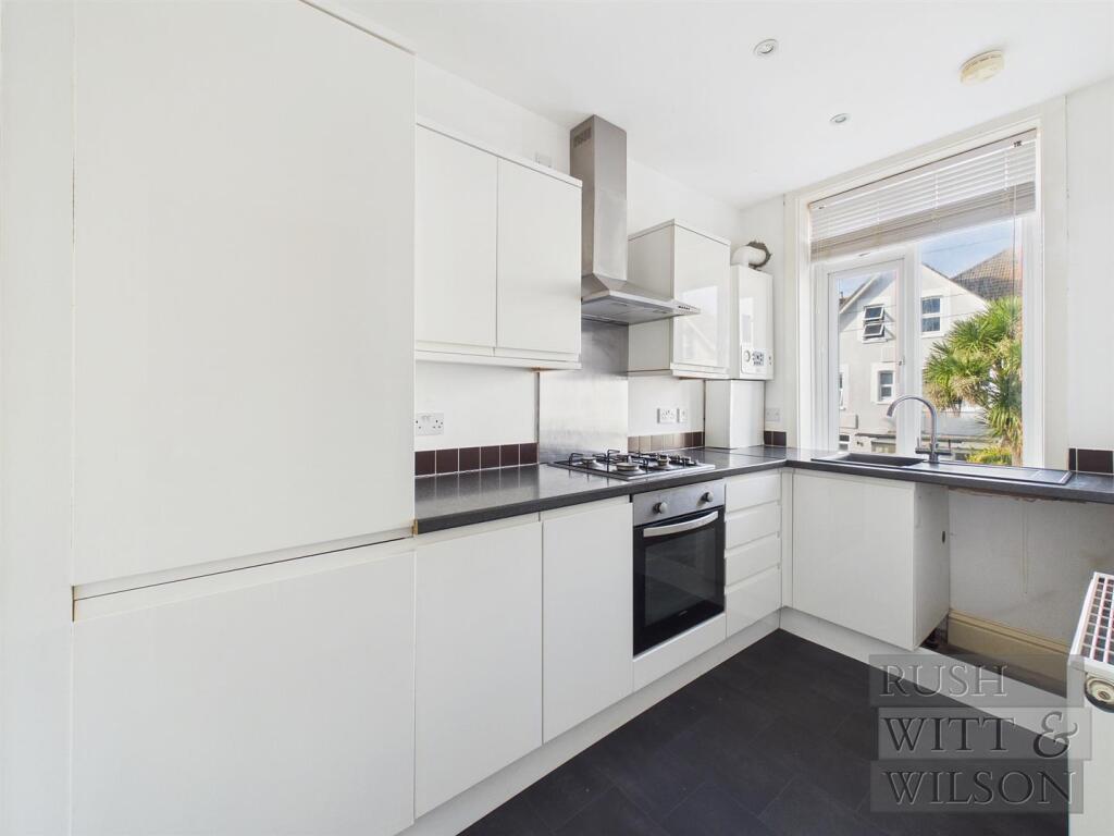 Apartment in Bexhill-on-Sea, Collington - View 4