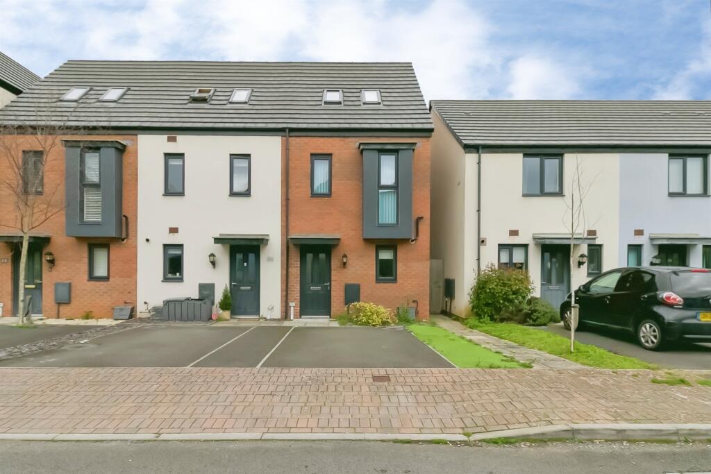 Main image of property: Heol Tapscott, Barry