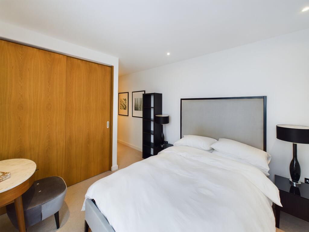 Apartment in London - More