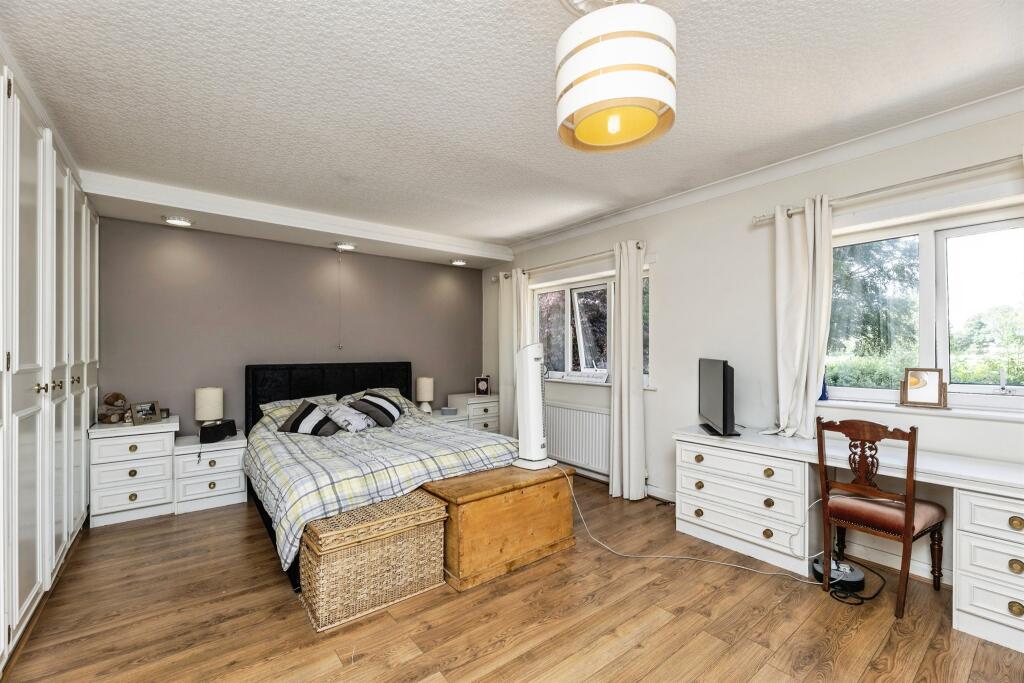 House in Wakefield, West Yorkshire - View 5