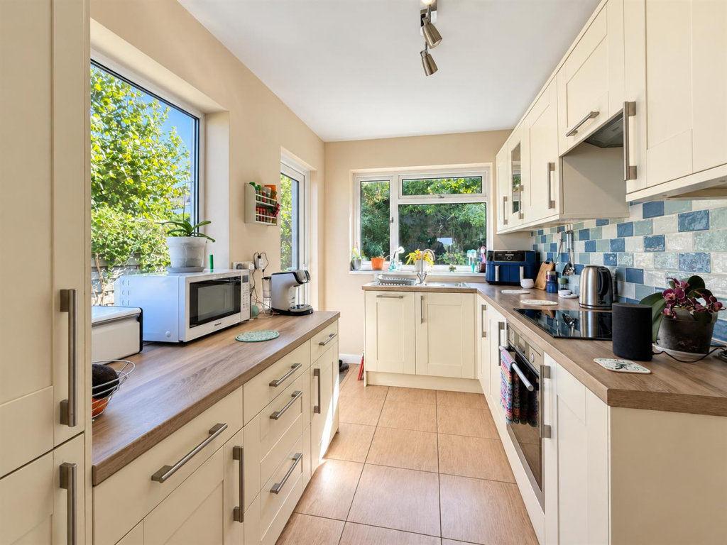 House in Brixham, Torbay - View 3