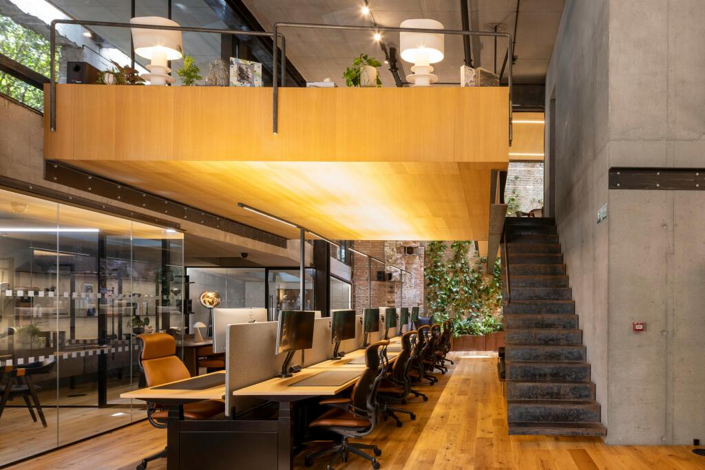 Mezzanine Workspace