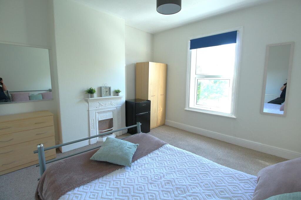 House in Lincoln - View 3