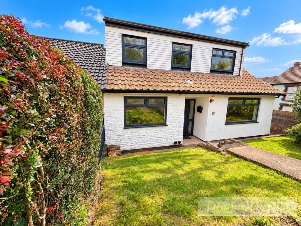 House in Cardiff, Trealaw - View 2