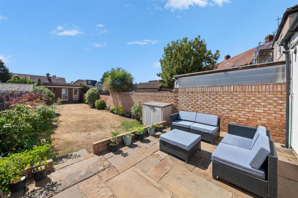 House in London, Hayes - View 4