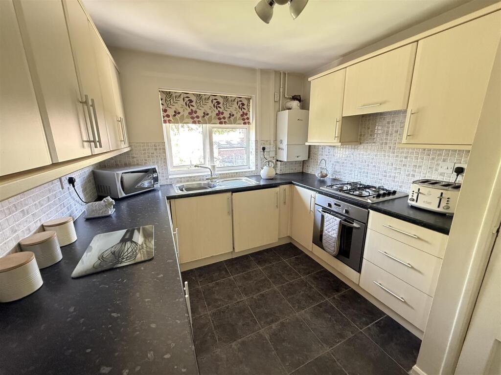 Sycamore Road, Burton-On-Trent photo 5