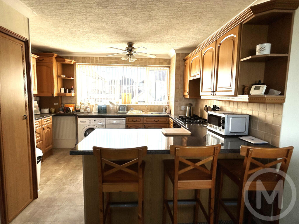 2 Wilvere Court, Queens Promenade, Thornton-Cleveleys photo 4