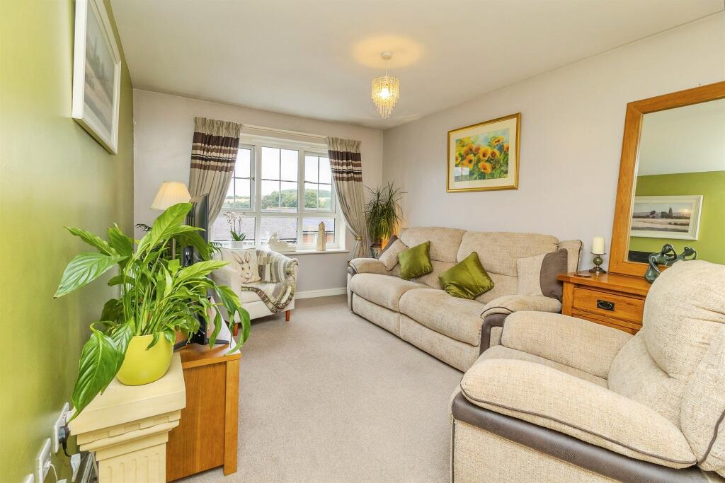Apartment in Luton - More