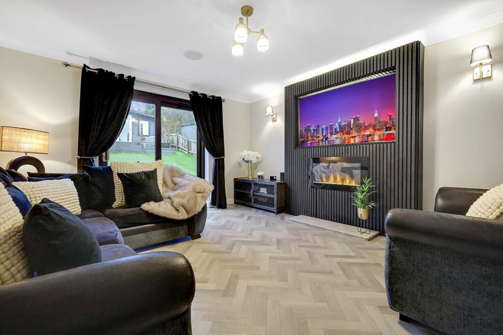 Mountview Close, Basildon photo 3