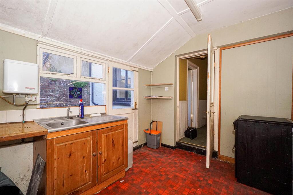 House in Tonbridge - View 5
