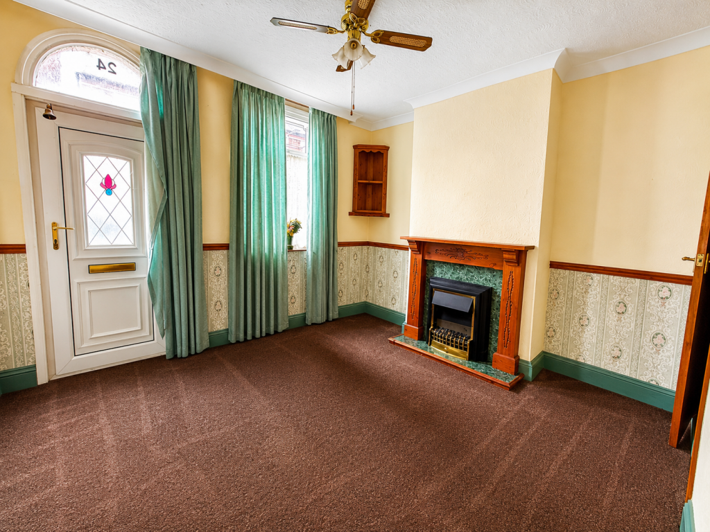 24 Lynncroft, Eastwood, Nottingham, Nottinghamshire NG16 3FD photo 4