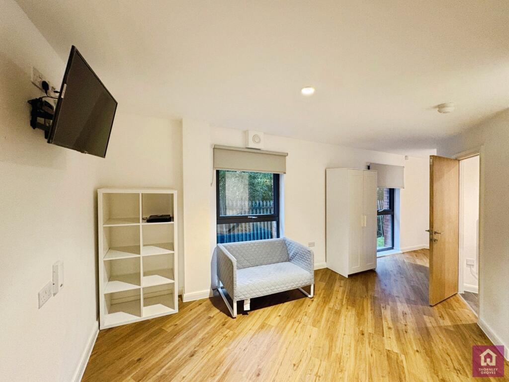 Apartment in Salford, Greater Manchester - View 2