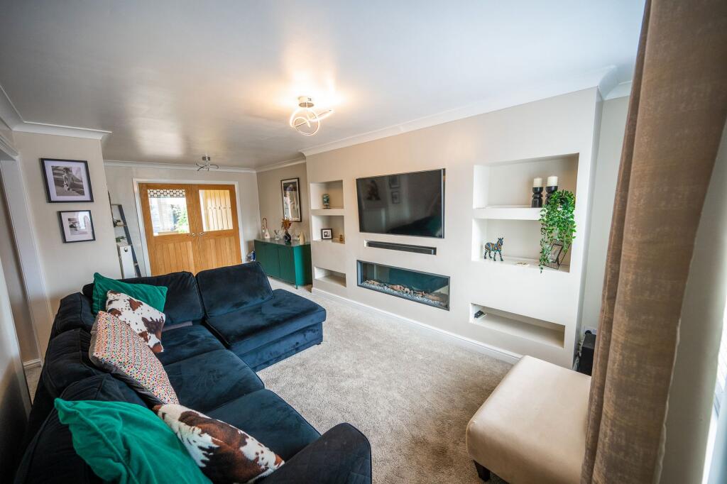 House in Stoke-on-Trent - View 3