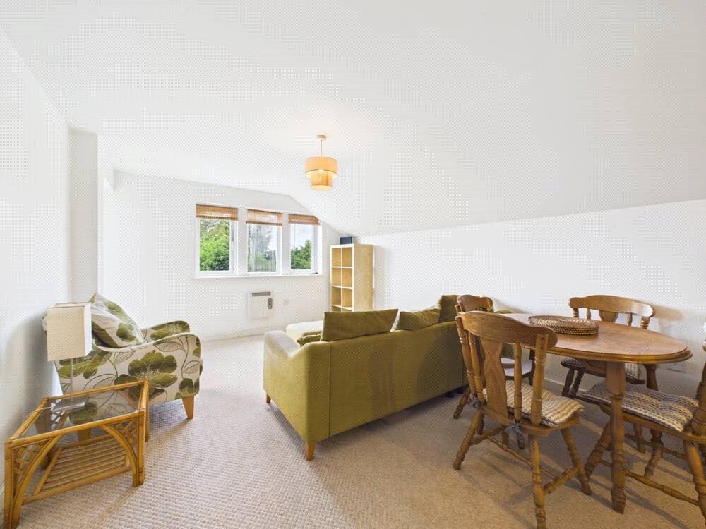 Apartment in Salford, Greater Manchester - View 5