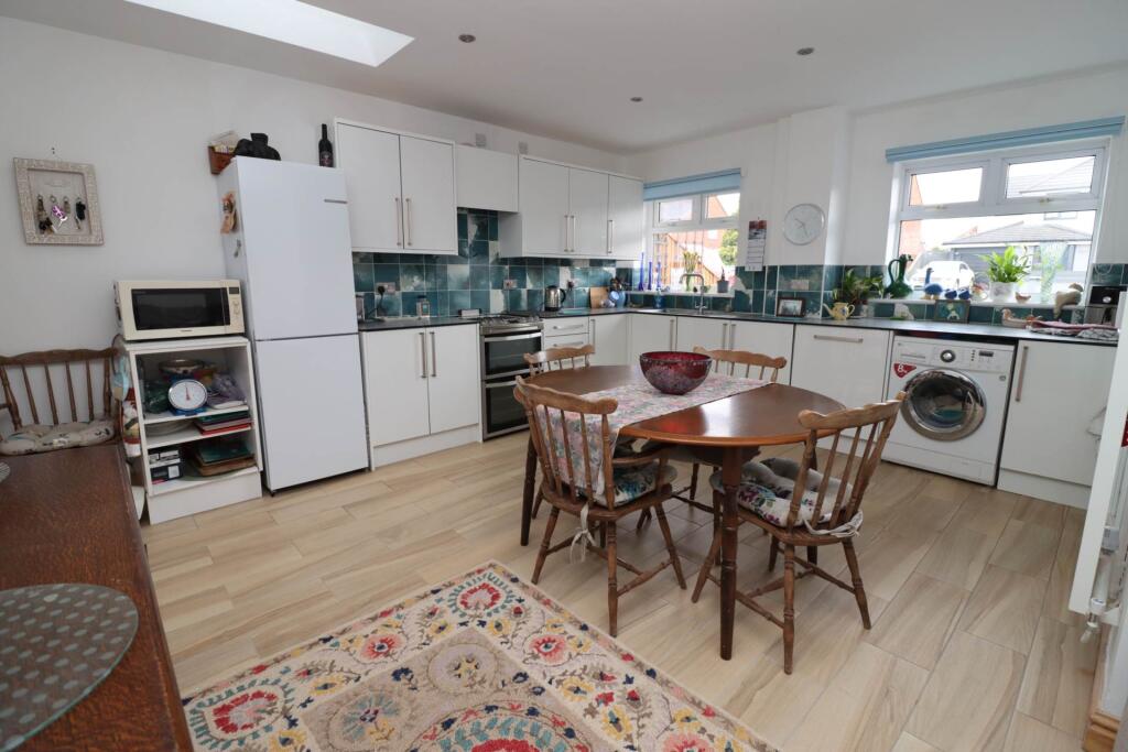 Brookhurst Road, Bromborough photo 3