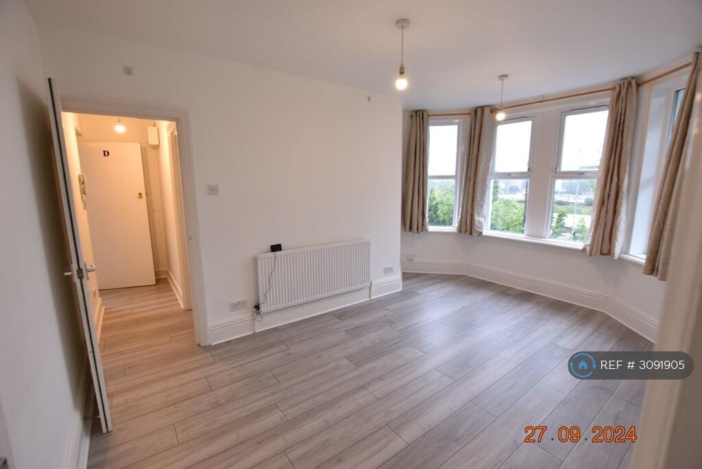 Main image of property: Crescent Road, Luton, LU2