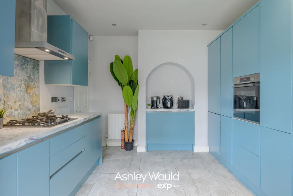 House in Dudley, West Midlands - View 4