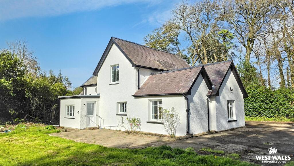 4-bed detached on Houghton, Milford Haven, £550,000