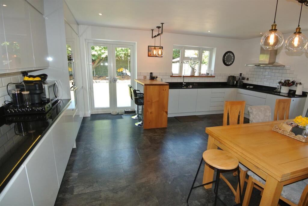 House in Twickenham - View 5