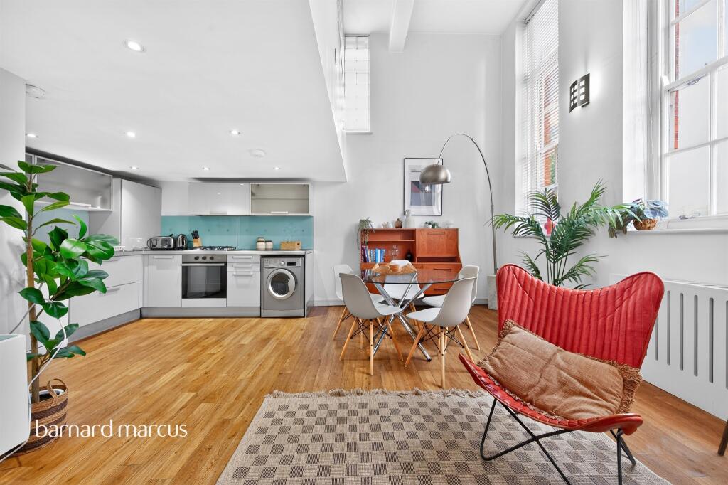Apartment in London - View 2