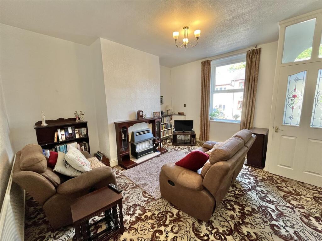 Ashton Street, Glossop photo 3