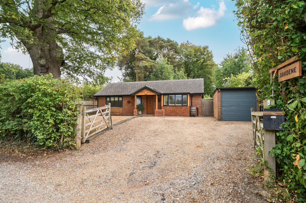 Main image of property: Goose Lane, Hook, RG27