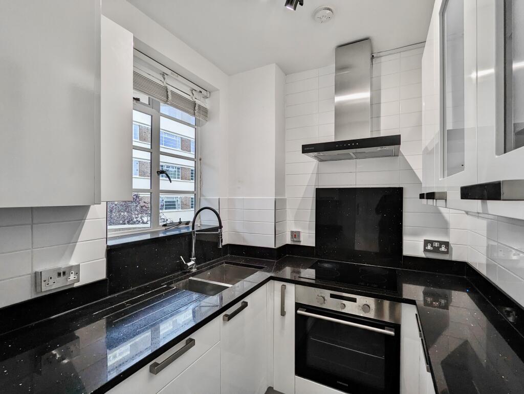 Apartment in Twickenham - More