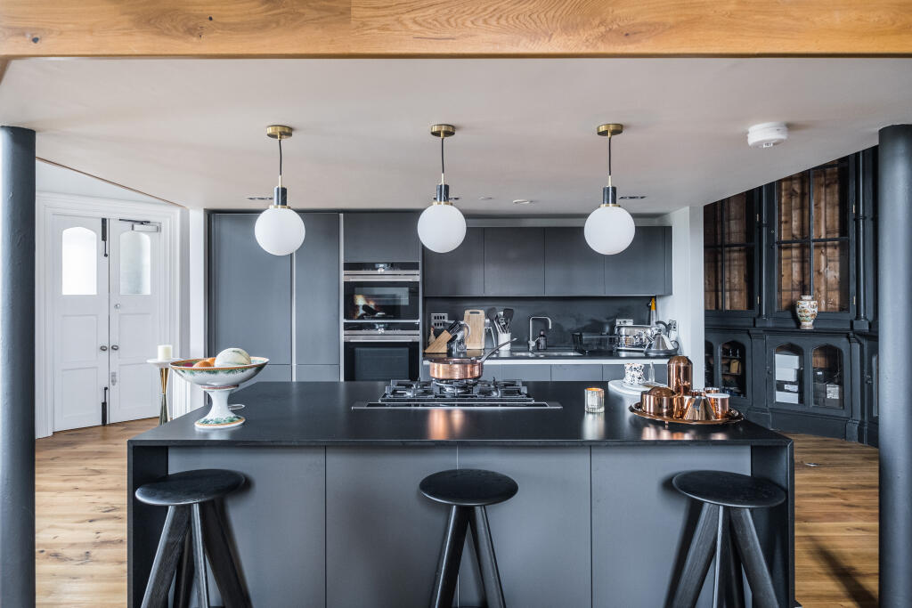 Apartment in London - More