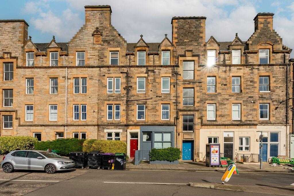 Main image of property: 3 (2F5), Royal Park Terrace, Meadowbank, Edinburgh, EH8 8JD