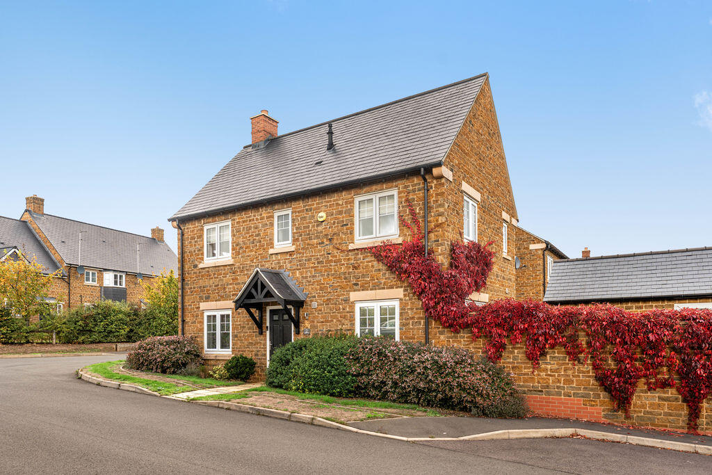 3-bed detached on Pippin Close, Bodicote - No onward chain, £430,000