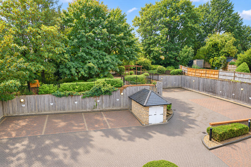 Apartment in Dacorum, Berkhamsted - View 3