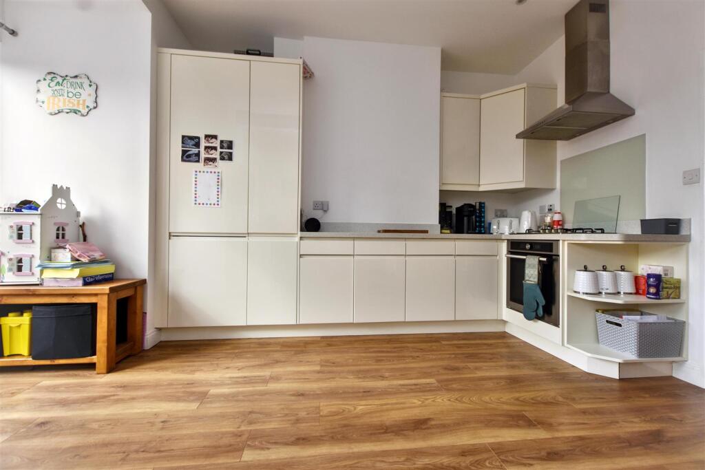 House in Eastbourne, Hampden Park - View 2