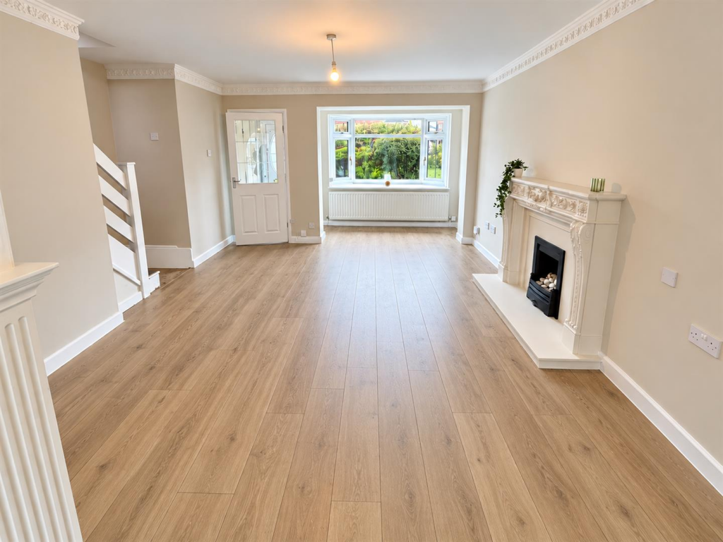 House in Oldham - View 4