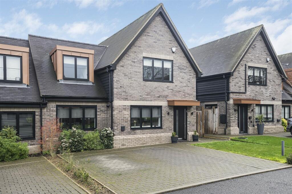 House in Watford - View 2